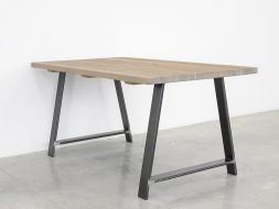 stół drewniany sosnowy do jadalni