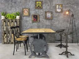 stół drewniany z metalowymi nogami industrialny do jadalni