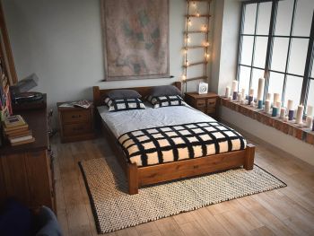 łóżka z litego drewna