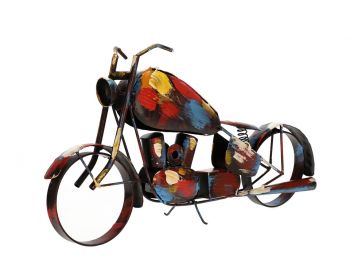 metalowa rzeźba motocyklu nowoczesna kolorowa