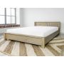 drewniane łóżko sosnowe z materacem