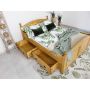 drewniane łóżko w stylu prowansalskim
