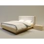 drewniane łóżko z tapicerowanym zagłówkiem nowoczesne do sypialni