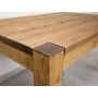 elegancki stół z drewna
