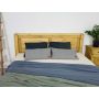 klasyczne ponadczasowe drewniane łóżko