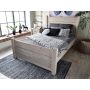 Rustykalne łóżko drewniane