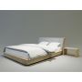 łóżko drewniane z tapicerowanym wezgłowiem nowoczesne do sypialni 140x210