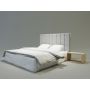 łóżko drewniane z wysokim wezgłowiem tapicerowanym styl nowoczesny
