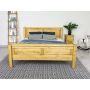 łóżko w naturalnym kolorze drewna