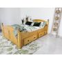 łóżko z drewna świerkowego