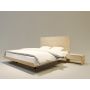 łózka z drewna w stylu skandynawskim do sypialni