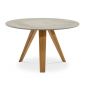stół z drewna i betonu