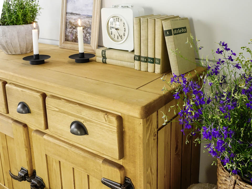 rustykalna komoda drewniana