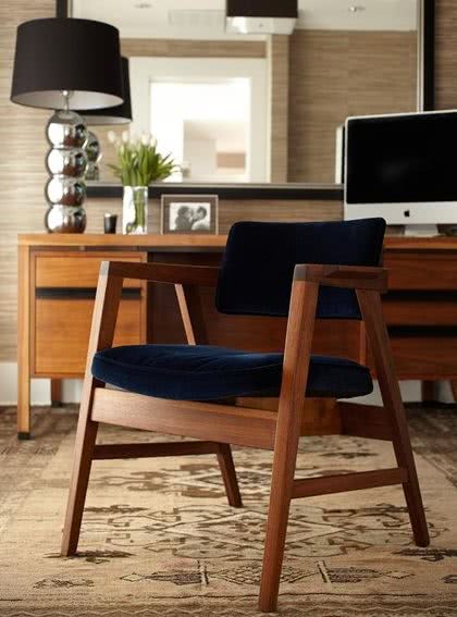 meble drewniane, krzesło tapicerowane