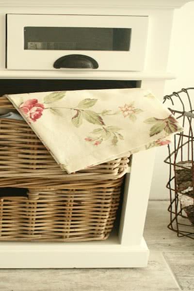 Meble drewniane (dożynki w masłowie).