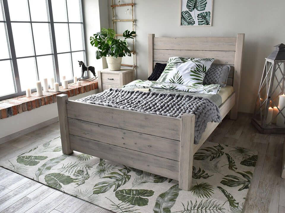 Łóżko drewniane